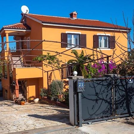 Apartments Ellen Банджоле Экстерьер фото