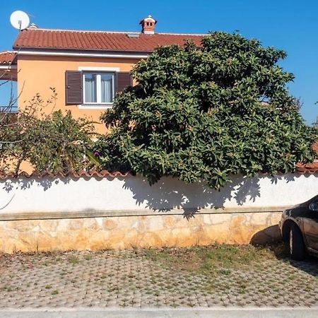 Apartments Ellen Банджоле Экстерьер фото